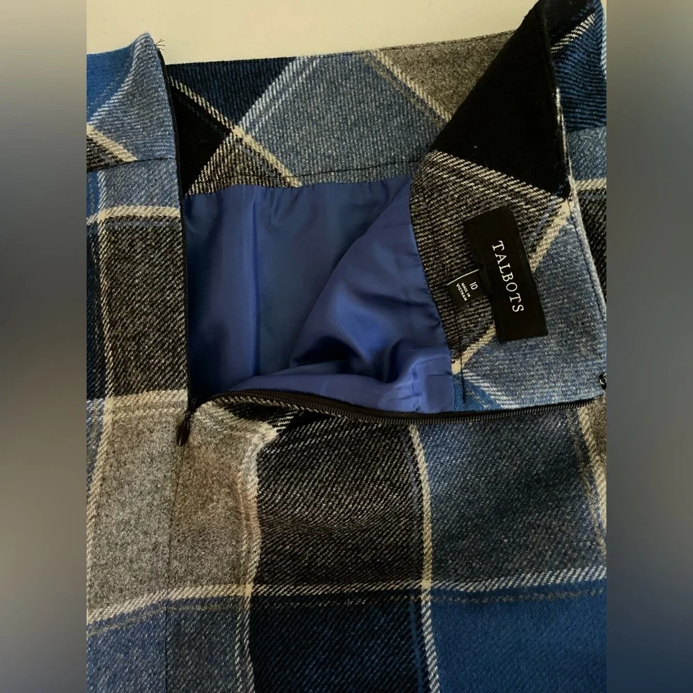 Women’s Talbots Wool lined skirt blue & black check plaid winter Fall size 10